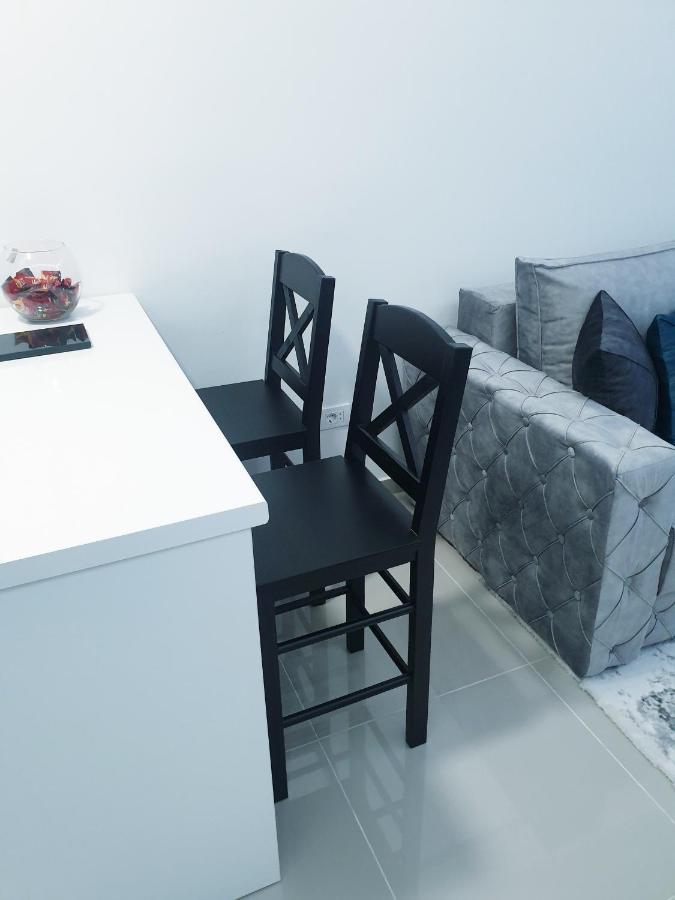 Lux Apartment - Central Place Bar Bagian luar foto